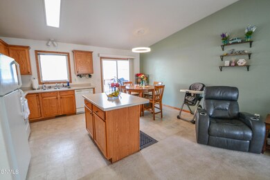 Kitchen/Dining