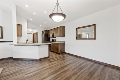 3714 Bluebird Dr SW, Cedar Rapids, IA 52404 - photo 7