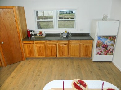 Corner pantry
