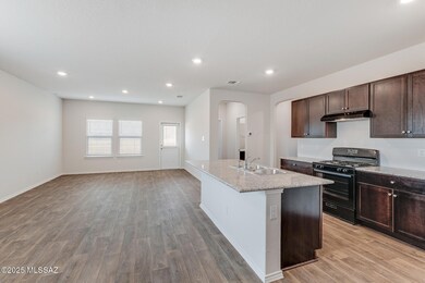 10401 W Guildford Ln, Marana, AZ 85653 - photo 7