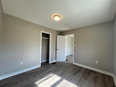 2352 Hiawatha Park Dr, Columbus, OH 43211 - photo 3