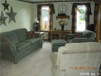 Living Room Bright spacious living room