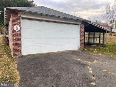 931 N Reading Ave, Boyertown, PA 19512 - photo 2