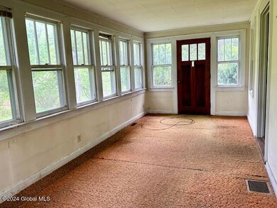 3 season room