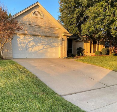 720 Bent Tree Ct, Hurst, TX 76054 - photo 3