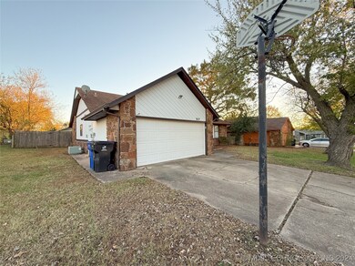 1607 W Orlando St, Broken Arrow, OK 74011 - photo 3