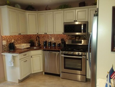 287 College Ave, Staten Island, NY 10314 - photo 5