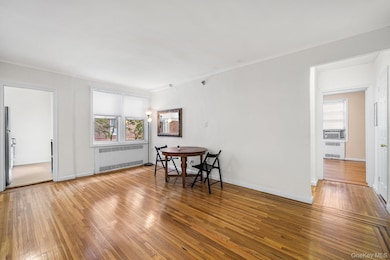 65-74 Saunders St unit 1, Rego Park, NY 11374 - photo 5