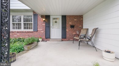 521 Brook Ln, Warminster, PA 18974 - photo 4