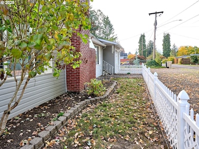 1305 Main St SE, Albany, OR 97322 - photo 2