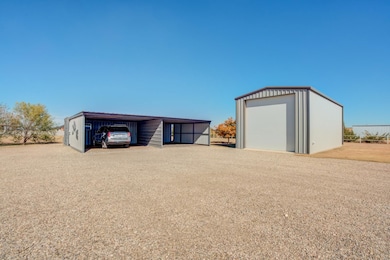 306W Quinlan St, Lubbock, TX 79403 - photo 4