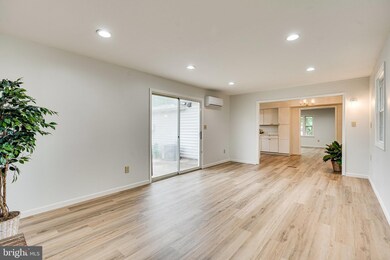 13129 Poplar Tree Rd, Fairfax, VA 22033 - photo 5