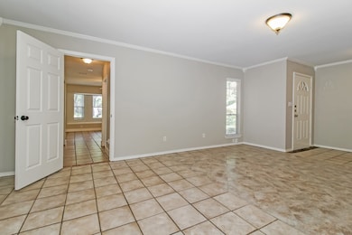 405 Lone Oak Cir, Euless, TX 76039 - photo 2