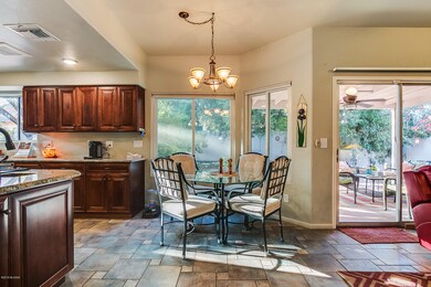Kitchen/Breakfast Area