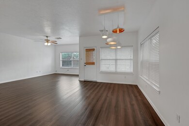 5207 Brinkman Ct, Houston, TX 77091 - photo 4