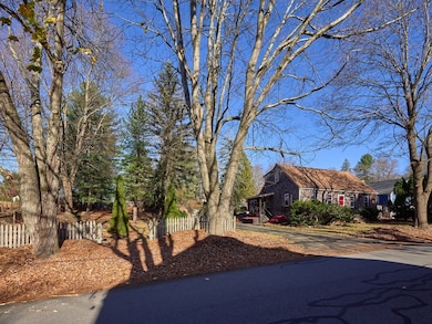 25 Stoneham Rd, Worcester, MA 01604 - photo 2