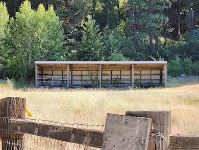 31300 Aspen Ln E, Davenport, WA 99122 - photo 2