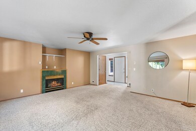 2020_10_27_3062_ne_raleigh_ct-12