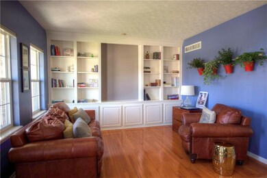 12190 Castlestone Dr, Fishers, IN 46037 - photo 4