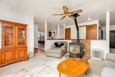 211 95th Place SE, Everett, WA 98208 - photo 2