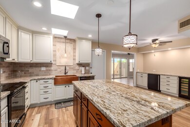 14220 N Thunderbird Blvd, Sun City, AZ 85351 - photo 5