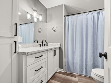1118 walnut hall bath