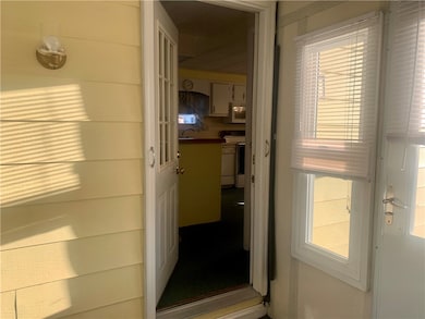 43 Bayview Park, Middletown, RI 02842 - photo 5