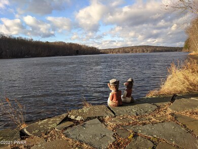 118 Hemlock Point Ct, Hawley, PA 18428 - photo 2