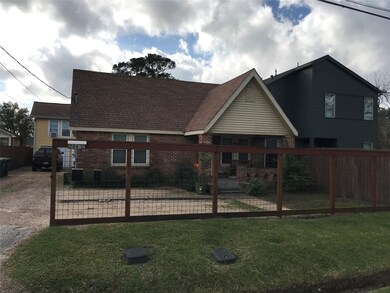 206 1/2 Amundsen St, Houston, TX 77009 - photo 2