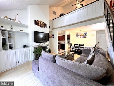 5220 Ravens Crest Dr, Plainsboro, NJ 08536 - photo 4