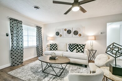 516 E Foley St, Alvin, TX 77511 - photo 6