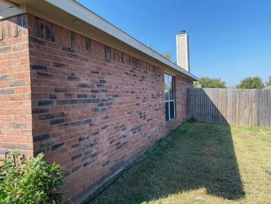 8017 Alex David Cir, Dallas, TX 75232 - photo 4