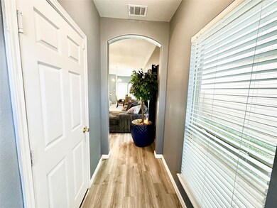 6542 Castle Loch Ct, Houston, TX 77048 - photo 7