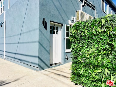 938 W Glenoaks Blvd unit B, Glendale, CA 91202 - photo 2