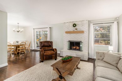 001_E 4453 Willowbrook Rd-100