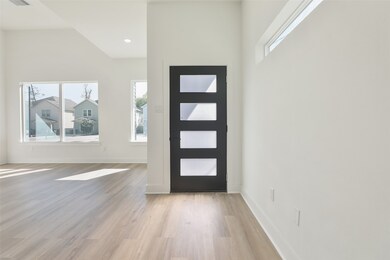 8137 Cabot St unit A/B, Houston, TX 77078 - photo 6