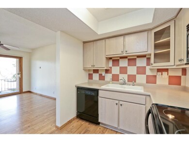 Plenty of room in the kitchen.