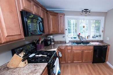 22 Tanglewood Dr, East Hampstead, NH 03826 - photo 4
