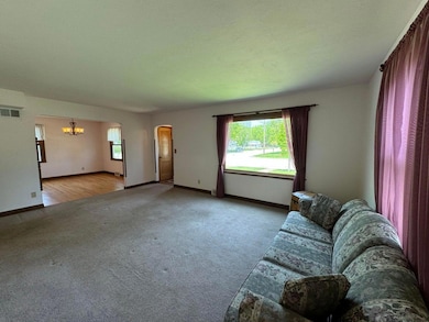 539 S 4th St, La Crescent, MN 55947 - photo 4