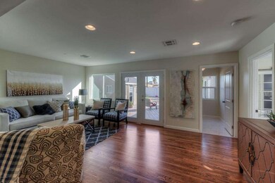 003_Living Room