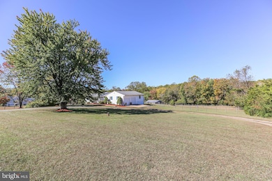 13206 Golden Dr, Sumerduck, VA 22742 - photo 5