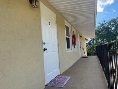 510 M St unit 3, West Palm Beach, FL 33401 - photo 2