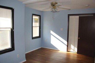 1007 W 2nd St S, Newton, IA 50208 - photo 7