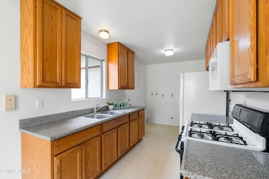 1773 sequoia ave-11