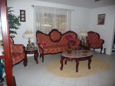 006LIVING /DINING ROOM