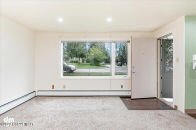 02-Living Room_MAX7283