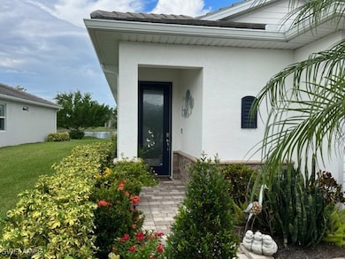 28442 Captiva Shell Loop, Bonita Springs, FL 34135 - photo 2