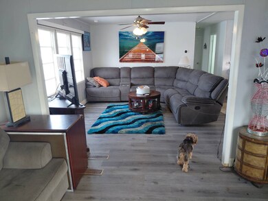 9209 49th Terrace N, St. Petersburg, FL 33708 - photo 4