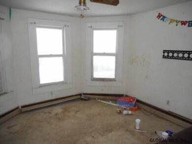 78 Wyllie St, Schenectady, NY 12307 - photo 5