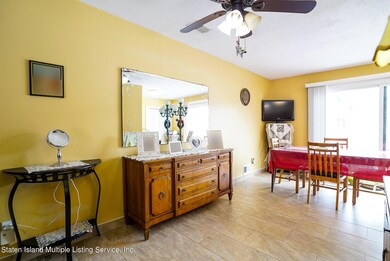 99 Arrowood Ct, Staten Island, NY 10309 - photo 6